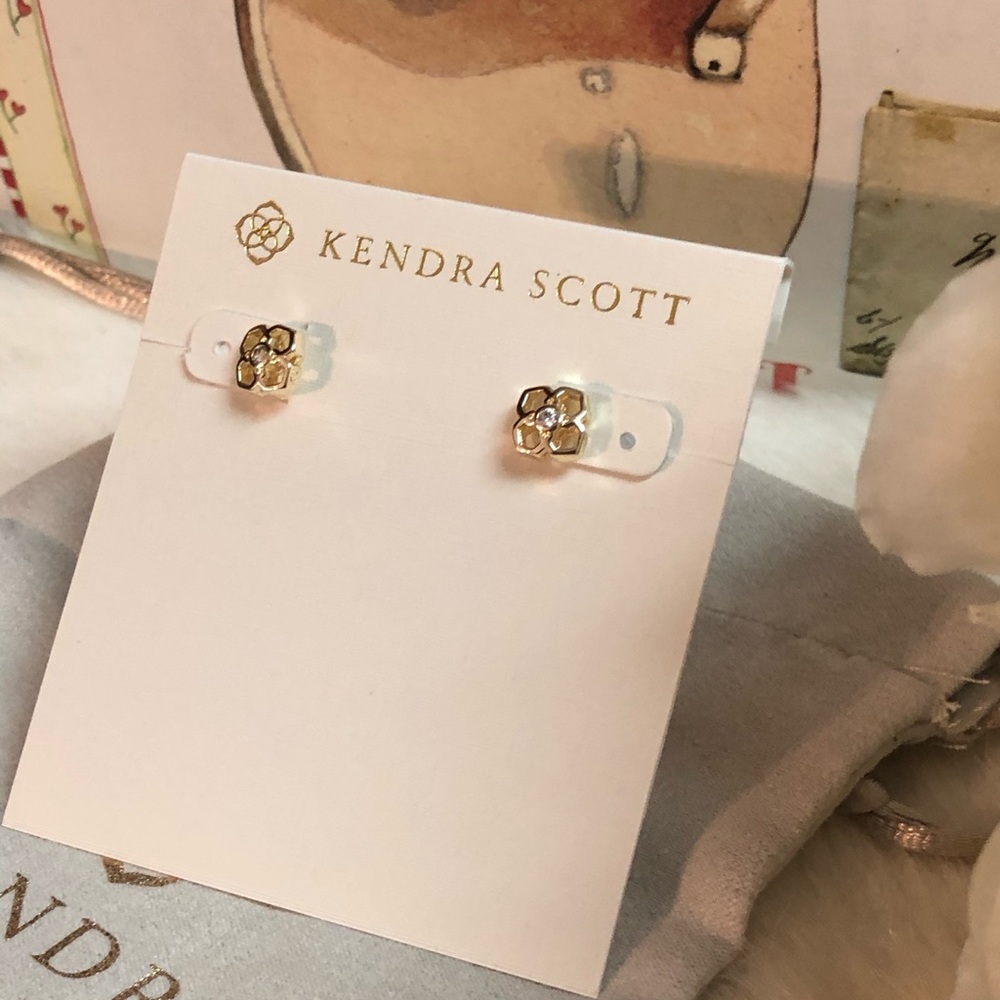 NEW KENDRA SCOTT RUE STUDS IN GOLD - Picture 4 of 6